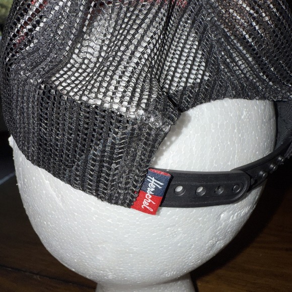 Herschel Supply Co Kids Purple Cat Print Mesh Snapback Trucker Hat One Size - Picture 3 of 7